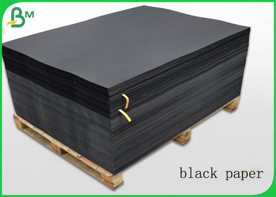 FSC Sertifikası, A3 A4 Boyutlu 157gsm Dayanıklı Siyah Sanat Kağıdı Rulosunu Destekledi