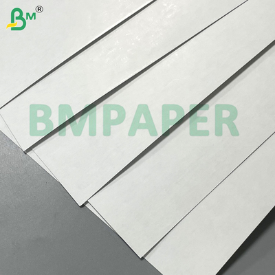 300 Gsm Yüksek sertlik Oyun Kart Kağıdı Çift Yan Beyaz Kaplı Siyah Çekirdek 635*940mm Stratch Kartı için
