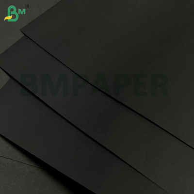 Hediye Paketleme Alışveriş Çantaları İçin 80gsm Pürüzsüz Mat İyi Katlanan Siyah Kraft Kağıdı