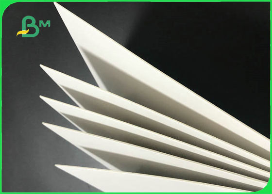 61 * 61 cm 1.5mm 2.0mm FSC ve SGS Dubleks Kurulu Kozmetik Kutuları Için Beyaz Geri