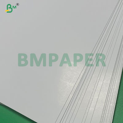 Profesyonel Poker Turnuvaları için 330 gramlık Siyah Çekirdek Parlak Çift Yan Kaplı Oyun Kart Kağıdı