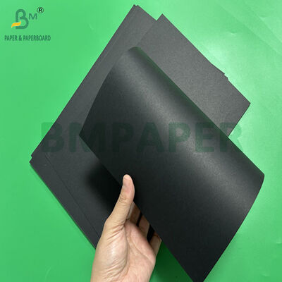 300 gm 350 gm kaplamamış sert siyah kağıt Paket için 70 x 100cm