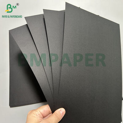80gsm 90gsm 100gsm Saf Siyah Kraft Kağıt Alışveriş Çantaları İçin 70 x 100cm